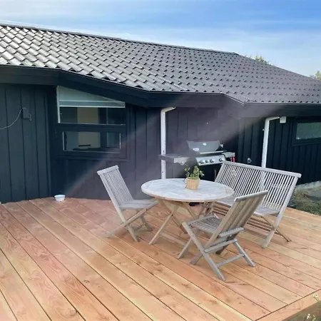 Holiday home Amalie - 650m From The Sea In Nw Jutland By Interhome